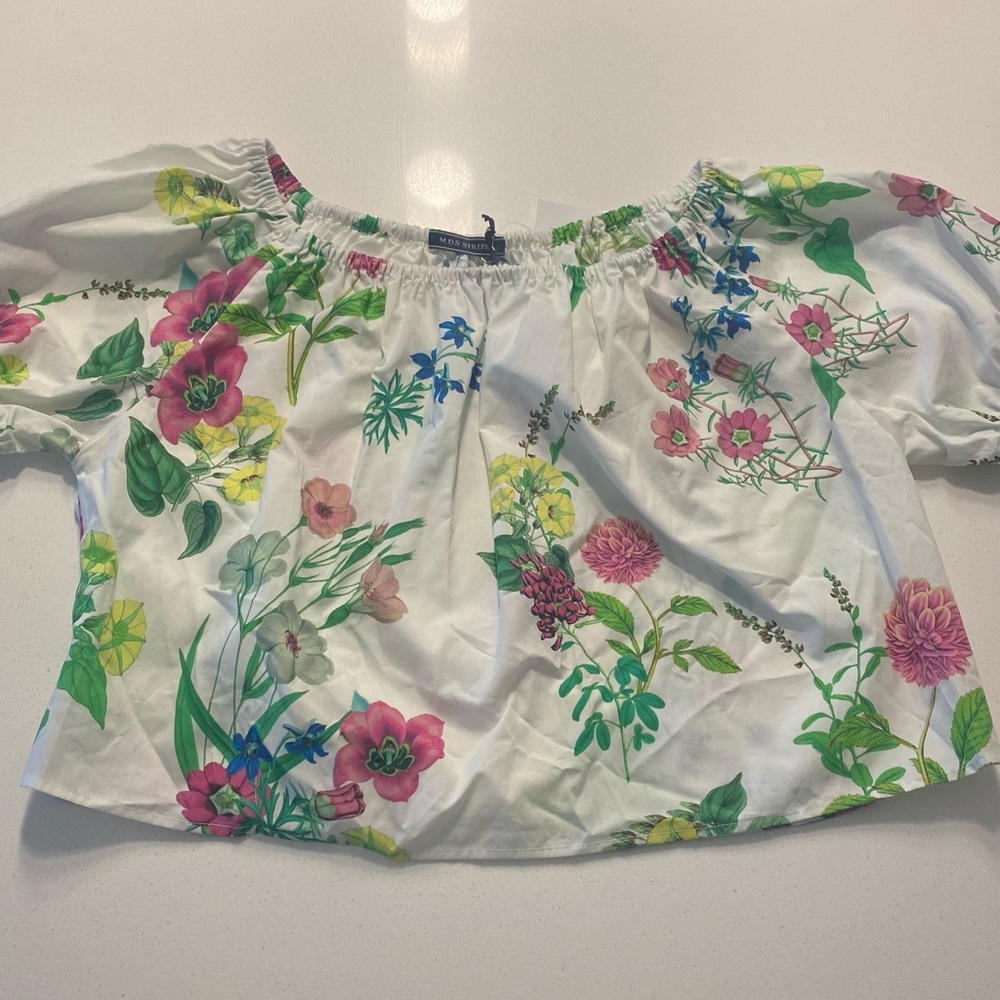 M.D.S Stripes  CROPPED PEASANT TOP IN FLORAL